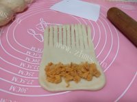 毛毛虫面包做法图解10)