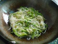 「家有大厨」清炒绿豆芽做法图解7)