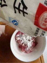 让人怀念的皮蛋瘦肉粥做法图解2)