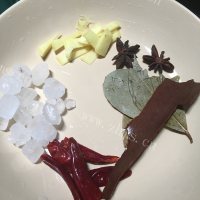 美味的黄豆焖猪蹄做法图解2)