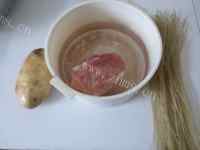 美味的肉沫粉条炖土豆的做法图解一