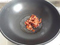 家常菜蒜薹炒肉做法图解2)