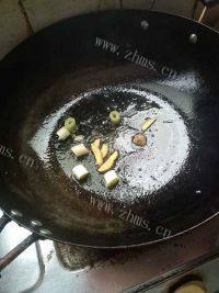 诱人的油闷大虾做法图解5)