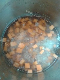 肉皮冻做法图解9)