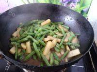 家常菜土豆焖豆角做法图解8)