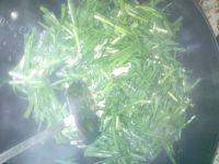 健康美食韭菜炒鸡蛋做法图解4)
