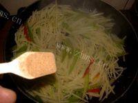 甘脆的芹菜土豆丝做法图解10)