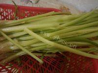 「DIY美食」芹菜猪肉饺子做法图解2)