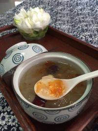 诱人的桃胶皂角米银耳羹做法图解10)