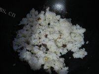 美味腊肠炒饭做法图解5)