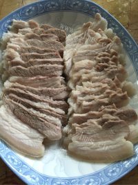 家常菜青椒回锅肉做法图解2)