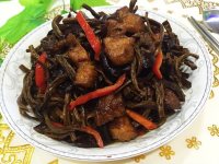 家常菜茶树菇烧五花肉