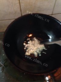 家常菜荷兰豆炒虾仁做法图解2)