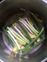 家常菜炖五花肉做法图解7)