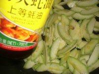 家常菜西葫芦炒虾仁做法图解5)