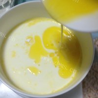 诱人的榴莲千层蛋糕做法图解4)