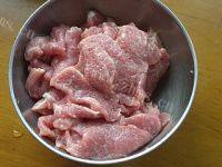 鲜美的番茄肉片做法图解2)