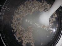 自己做的皮蛋瘦肉粥做法图解7)