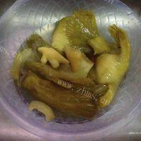 家常菜酸菜炒肥肠做法图解2)
