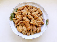 鲜美可口的小酥肉蒸碗做法图解7)