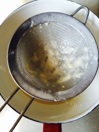 自制芒果班戟做法图解9)