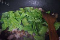 家常菜腊肉炒荷兰豆