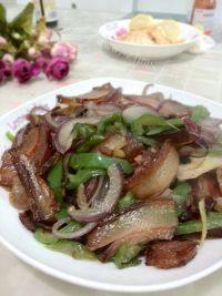 家常菜洋葱炒腊肉