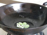 家常菜韭菜炒豆皮做法图解6)