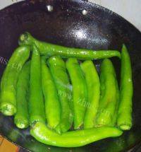 豆豉虎皮青椒做法图解1)