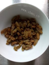 色味俱佳的面包布丁做法图解3)