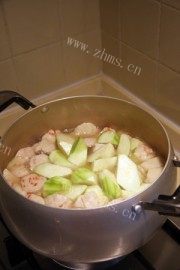 美味的丝瓜浸鱼丸做法图解6)