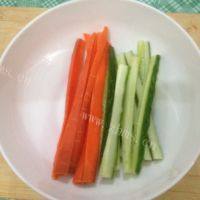 色味俱全的韩式紫菜包饭做法图解3)