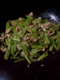 家常菜芹菜肉丝