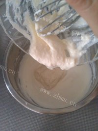 好吃不腻的芝士蛋糕做法图解4)