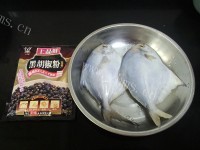 细腻鲜美黑胡椒煎鲳鱼做法图解1)