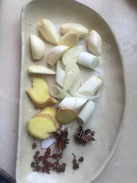 美味的干烧黄花鱼做法图解2)