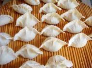 美味的韭菜水饺做法图解13)