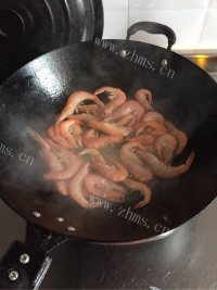 美味的改良版油爆虾做法图解3)