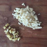 家常菜青椒豆干做法图解3)