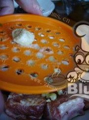 美味的蒜香豉汁蒸排骨做法图解2)
