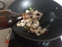 色香味俱全的元宝肉做法图解4)