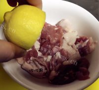 花雕嫩姜仔鸭煲做法图解3)