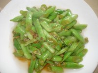 香喷喷的蒜蓉豆角做法图解7)