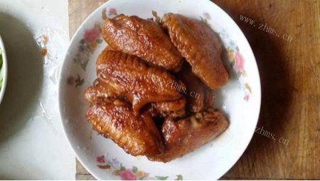 喷香的啤酒鸡翅