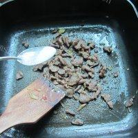 常吃不腻的春笋炒肉做法图解8)