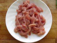 芹菜炒肉（家常菜）做法图解3)