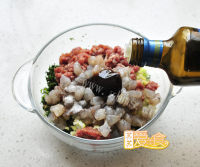 美味的荠菜馄饨做法图解5)