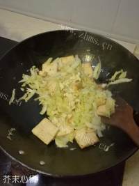 家常菜白菜烧豆腐做法图解7)