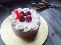 自制草莓生日蛋糕做法图解22)