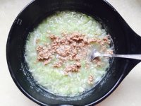 白菜猪肝粥做法图解9)